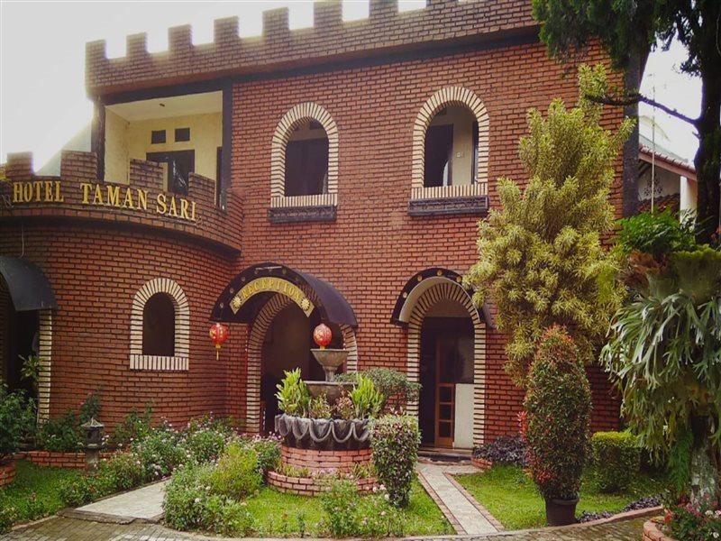 Taman Sari Hotel Dan Resort Sukabumi Exterior foto