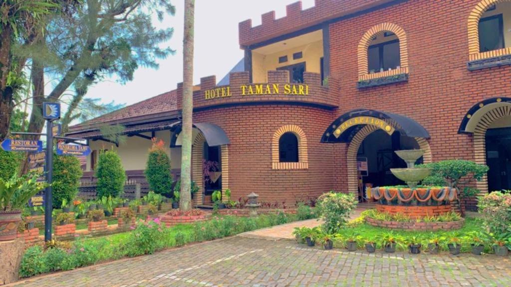 Taman Sari Hotel Dan Resort Sukabumi Exterior foto