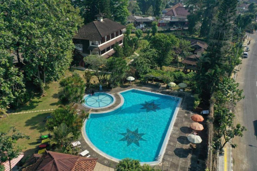 Taman Sari Hotel Dan Resort Sukabumi Exterior foto