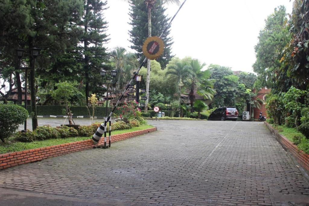 Taman Sari Hotel Dan Resort Sukabumi Exterior foto