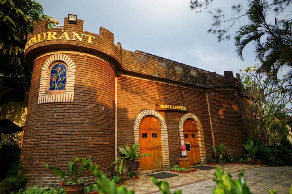 Taman Sari Hotel Dan Resort Sukabumi Exterior foto